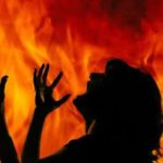 बाबुले पेट्रोल खन्याएर आगो लगाउँदा २ वर्षीय छोराको मृत्यु, श्रीमती घाइते