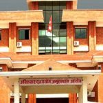 ललितपुर महानगरपालिकाका शिक्षा अधिकृत पाैडेल १ लाख घुस सहित रंगेहात पक्राउ