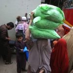 निशुल्क पिठाे पाउने भागदाैडमा पाकिस्तानमा ११ जनाकाे मृत्यु