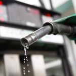 पेट्राेलियम पदार्थकाे मुल्य प्रतिलिटर १० रूपैँयाले घट्याे