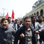 नक्कली शरणार्थी बनाई नेपाली नागरिक बेच्नेलाई कारबाही गर भन्दै विधार्थीहरू आन्दाेलनमा