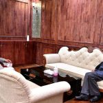 प्रधानमन्त्री प्रचण्ड र एमाले अध्यक्ष ओलीबीच भेटवार्ता हुदैँ