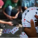 जुवातास खेलिरहेकाे अवस्थामा हाेटल संचालकसहित ५ जना पक्राउ