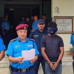 हेटाैडामा ५४ लाख रूपैँया बराबरकाे सुनसहित एक जना पक्राउ