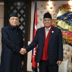 ओली पुगे प्रचण्डलाई भेट्न बालुवाटार