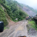 पहिरोका कारण मुग्लिन–नारायणगढ सडकखण्ड एकतर्फी सञ्चालन