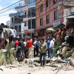 डोजरसहित महानगर कपन पुगेपछि स्थानीयबासिन्दाहरूले गरे विरोध