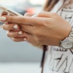 ट्वाइलेट सिटभन्दा माेवाइल फाेन फाेहाेर