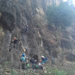  बन्दीपुर गाउँपालिका–४ बिमलनगरस्थित चुनपहरा चट्टान आरोहणका लागि पर्यटकहरुको रोजाइमा पर्न थालेको छ