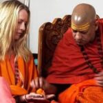 आईफोन संस्थापक स्टिभ जब्सकि पत्निले कृस्चियन धर्म त्यागेर अपनाईन सनातन हिन्दु धर्म