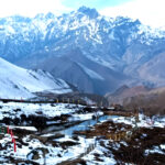 हिउँले सेताम्मे मनाङका मतदान केन्द्र