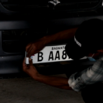 अंग्रेजी भाषामा इम्बोस्ड नम्बर प्लेट नराख्न सर्वोच्चको अन्तरिम आदेश