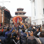 हनुमानढोका दरबार क्षेत्रमा होलीको चीर ठड्याइयो