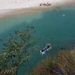 काठमाडौंबाट ओखलढुंगा जाँदै गरेको बस तामाकोशीमा खस्यो, हताहतीको आशंका