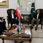 विदेशमन्त्री अब्बास अराघची र पाकिस्तानका सेना प्रमुख फिल्ड मार्सल असिम मुनीरबीच बैठक चलिरहेको छ।