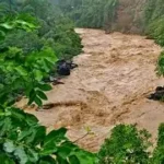 खोलाले बगाउँदा एक किशोर बेपत्ता