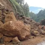 कृष्णभीरको पहिरोले हेटौँडा–काठमाडौँ सडकमा बढ्याे सवारीकाे चाप